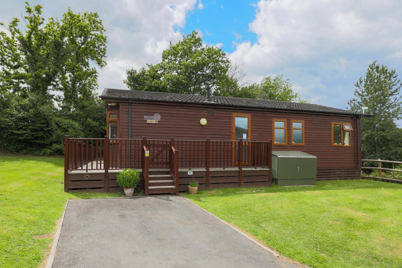 Conkers Lodge For 6 With Hot Tub & Secluded Decking - Spa Resort In Devon Chudleigh Kültér fotó